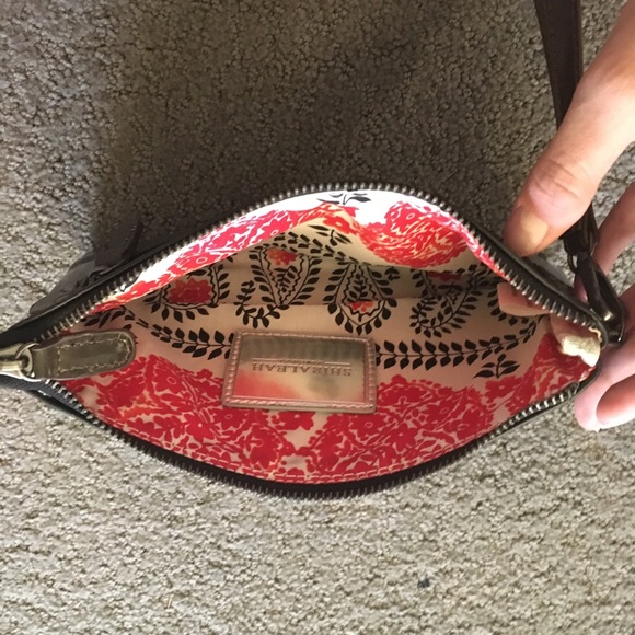 Shiraleah Black Vegan Leather Wristlet - Picture 5 of 8